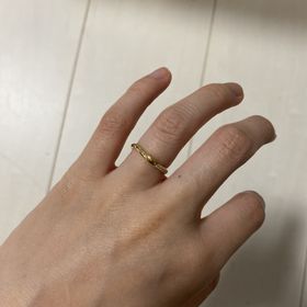 【GALA JEWELRY(ガラジュエリー)の口コミ】 最初は太い指輪を考えていましたが、実際に好みのタイプの指輪を何個か持…