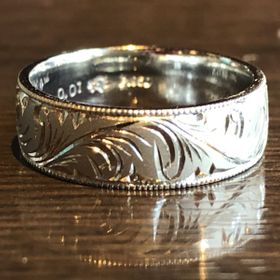 【MIORING(ミオリング)の口コミ】 彫りの美しさが素晴らしいです。和唐草模様と上下のミル打ちにより、キラ…