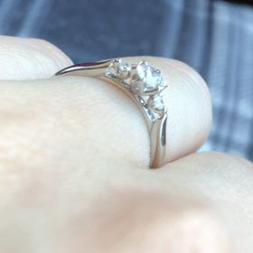 【銀座ダイヤモンドシライシの口コミ】 試着した中で、こちらが一番ダイヤの大きさに合うデザインでした。もとも…