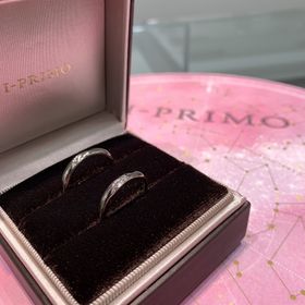 【アイプリモ(I-PRIMO)の口コミ】 デザインとつけ心地です。太めというか、ザ結婚指輪という王道のデザイン…