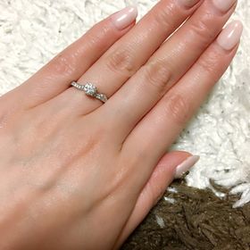 【俄(にわか)の口コミ】 左右非対称の唐花模様をイメージしたデザインが大変気に入りました。
唐花…