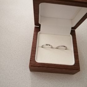 【Ponte Vecchio(ポンテヴェキオ)の口コミ】 探していたデザインで二人とも気に入ったのでこちらに決めました。
シンプ…