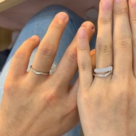 【Ginza Rim(銀座リム)の口コミ】 指輪の中心に一つのピンクのダイアモンドが入っているのがワンポイントに…