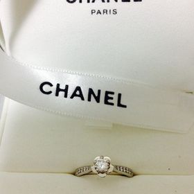 【シャネル(CHANEL)の口コミ】 いかにも、というような指輪のデザインでなく、できるだけ普段でもつけれ…