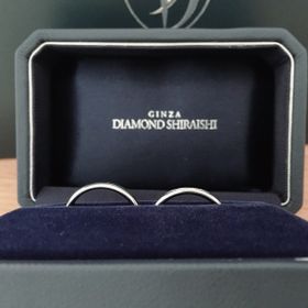 【銀座ダイヤモンドシライシの口コミ】 女性用は少しダイヤモンドが入っているものが良くて、でもギラギラはして…