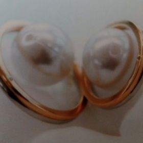 【AHKAH(アーカー)の口コミ】 リングが2つに分かれていて、色を自分たちで選ぶことができた点です。私た…