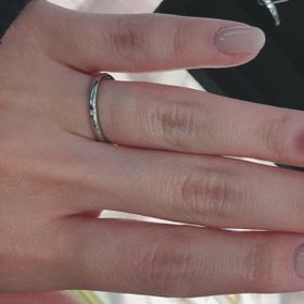 【AHKAH(アーカー)の口コミ】 細身でシンプルなデザインを探してしたのでこちらが理想にピッタリでした…