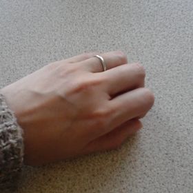 【ティファニー(Tiffany & Co.)の口コミ】 料理が趣味なので、料理中も気にならないようなシンプルで細めのデザイン…