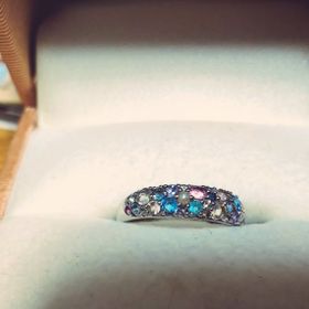 【Bizoux(ビズー)の口コミ】 ウェブで見た時に、月夜を連想させる32石の色使いがすごく綺麗。
パールや…