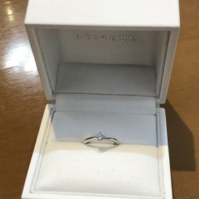 【ジュエリー東京の口コミ】 婚約指輪を選びに来店しました。個人的にシンプルなデザインの指輪が良い…