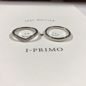【アイプリモ(I-PRIMO)の口コミ】 私はダイヤがたくさん入って、指がすらりと見えるもの。彼はシンプルで動…