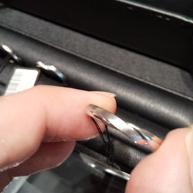 【エクセルコダイヤモンド(EXELCO DIAMOND)の口コミ】 初めはストレートタイプの指輪を購入しようと思っていましたが、この指輪…