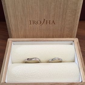 【彩乃瑞(IRONOHA)の口コミ】 ウェーブタイプのものを探していて、この指輪は見た目、付け心地ともにと…