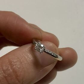 【アネリディギンザ(ANELLI DI GINZA)の口コミ】 ブランドにはこだわらないが、指輪の
デザインにはこだわりたい、との事で…