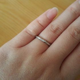 【エクセルコダイヤモンド(EXELCO DIAMOND)の口コミ】 結婚指輪は華奢なデザインのものを探していて、エクセルコさんを訪れたと…