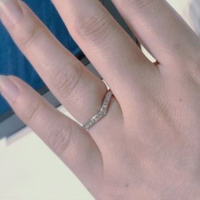 【4℃ BRIDAL(ヨンドシーブライダル)の口コミ】 金属はプラチナでダイヤモンドが華やかで存在感のあるリングを探しており…