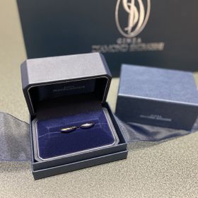 【銀座ダイヤモンドシライシの口コミ】 何個も試着し、たくさん悩みました。自分の指に合ったデザインを探すのは…