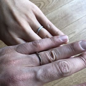 【ラザール ダイヤモンド(LAZARE DIAMOND)の口コミ】 ラザールダイヤモンドで婚約指輪と結婚指輪を購入していました。結婚指輪…