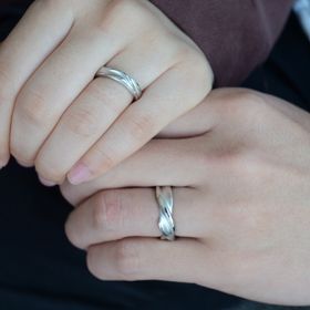 【CRAFY(クラフィ)の口コミ】 色々な結婚指輪のカタログを見ているうちに、自分たちでも作れるんじゃな…