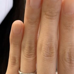 【ラザール ダイヤモンド(LAZARE DIAMOND)の口コミ】 指輪の一番の決め手はデザインです。シンプルすぎない、少しキラキラして…