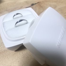 【俄(にわか)の口コミ】 仕事柄、表にダイヤが出ているのは嫌だったのでシンプルなものを探してい…