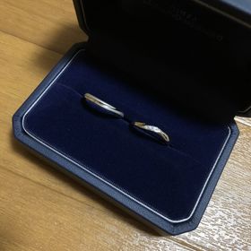 【銀座ダイヤモンドシライシの口コミ】 決め手はデザインとつけ心地です。
主人の希望でデザインはウェーブと決め…