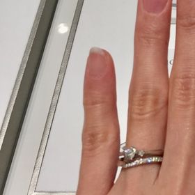 【festaria bijou SOPHIA(フェスタリア ビジュソフィア)の口コミ】 マリッジリングは、曲線のあるメレダイヤのデザインのものを探しており、…