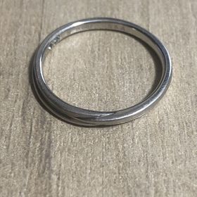 【銀座ダイヤモンドシライシの口コミ】 他には無いデザインで何よりも指輪の名前が良かった。
ever after
指輪の…