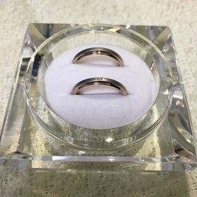 【アイプリモ(I-PRIMO)の口コミ】 まず、ピンクゴールドの指輪がいいと決めていました。
しかし全てピンクゴ…