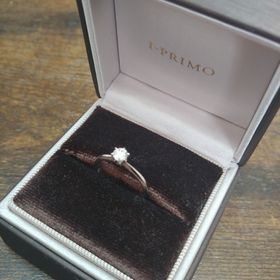 【アイプリモ(I-PRIMO)の口コミ】 シリウスというエンゲージリングの王道なデザイン。飽きのこない、年齢を…