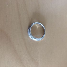 【アイプリモ(I-PRIMO)の口コミ】 指輪のダイヤが少し上向きに付けているので、指輪を付けている自分からも…