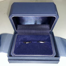 【銀座ダイヤモンドシライシの口コミ】 初めはどんな形の指輪が似合うかわからなかったのですが、いろんな形の指…