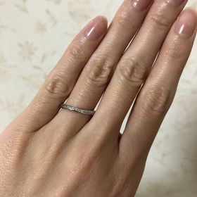 【銀座ダイヤモンドシライシの口コミ】 来店する前は一粒ダイヤのシンプルなものがいいと思っていましたが、店員…