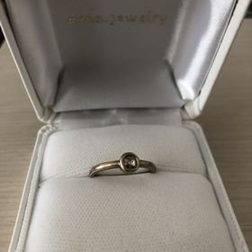 【mina.jewelry(ミナジュエリー)の口コミ】 肌馴染みがよい色、飽きがこず何年も付けられるデザイン、価格。
自分でオ…