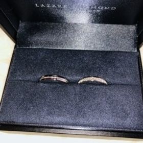 【ラザール ダイヤモンド(LAZARE DIAMOND)の口コミ】 結婚指輪はフルエタニティーがいいと決めていて
エクセルコダイヤモンド、…