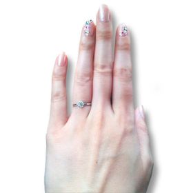 【LUCIE(ルシエ)の口コミ】 前もってサイトでデザインを見て、木洩日・せせらぎのセットリングにしよ…