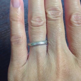 【ティファニー(Tiffany & Co.)の口コミ】 シンプルで夫婦ではめるには好き嫌いも少なそうだし、太さ、デザイン共に…