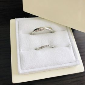 【LUCIE(ルシエ)の口コミ】 実際に指輪を付けてみて、こちらの指輪に決めました！

色々と付けてみま…