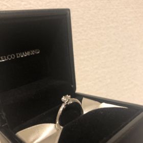 【エクセルコダイヤモンド(EXELCO DIAMOND)の口コミ】 プロポーズ時にダイヤモンドをプレゼントされました。その後リングのデザ…