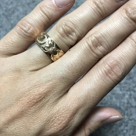 【Kahuna(カフナ)】の口コミ 沢山の指輪を見せて頂き、実際に付けてみたりしましたが、なかなかコレ!っ...