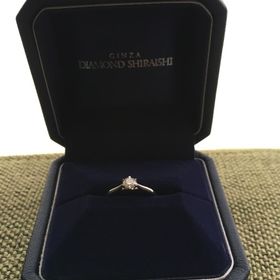 【銀座ダイヤモンドシライシの口コミ】 婚約者と一緒に決めたので、相手が気に入ってくれていたのが一番ですが、…