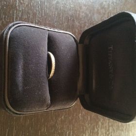 【ティファニー(Tiffany & Co.)の口コミ】 婚約指輪をなしにしたため、結婚指輪にダイヤを熱望しました（笑）。幅が…