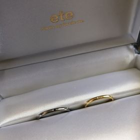 【ete(エテ)の口コミ】 旦那→プラチナで、中央がブラックダイヤ
私→ゴールドで、中央が…