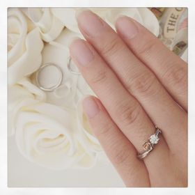 【A・D・A(エー・ディー・エー)の口コミ】 いかにも婚約指輪というデザインではなく、普段のちょっとしたお出掛けに…