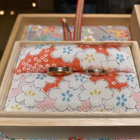 【杢目金屋(もくめがねや)の口コミ】 同じ一つの板から二つの指輪を作ることができ、世界にひとつだけの指輪を…