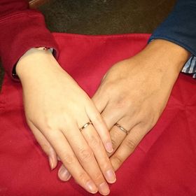 【4℃ BRIDAL(ヨンドシーブライダル)の口コミ】 主人が指輪をしない人（したことがない人？）だったので、
主人に毎日して…