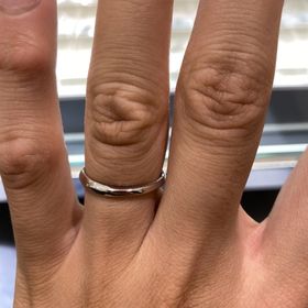 【GALA JEWELRY(ガラジュエリー)の口コミ】 他にいろいろなブランドを見て周りましたが、2人で探していたデザインにぴ…