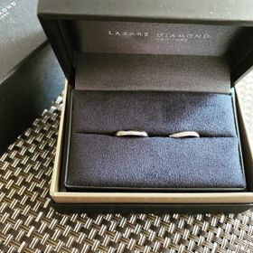 【ラザール ダイヤモンド(LAZARE DIAMOND)の口コミ】 リングが太すぎず細すぎず、ちょうど良い存在感だったこと、ダイヤのクオ…