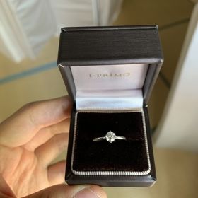 【アイプリモ(I-PRIMO)の口コミ】 細身のリングで、センタークロスされたデザインが非常にきれいで購入を決…