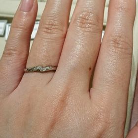 【ギンザタナカブライダル(GINZA TANAKA BRIDAL)の口コミ】 ２本が真ん中の合わさったような珍しく、素敵なデザインです。人とはあま…